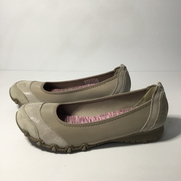 Skechers Shoes - Skechers Women’s Memory Foam Relaxed Fit Flats Leather/Textile Upper Size 8